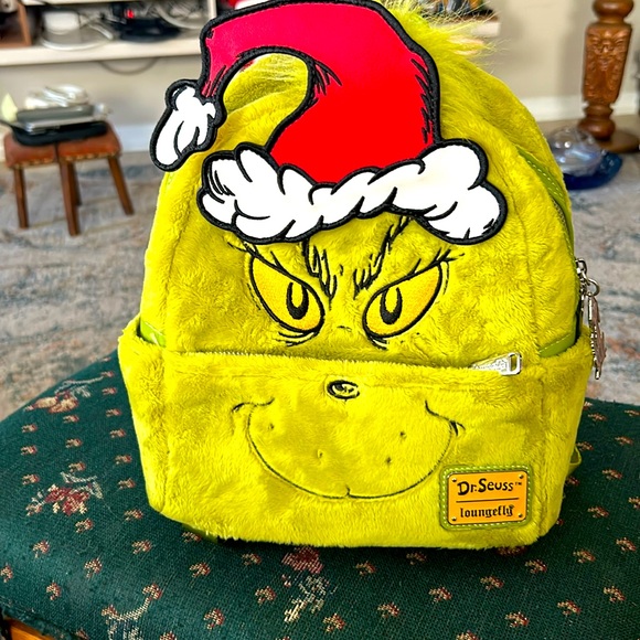 Dr. Seuss lounge fly push grinch Santa backpack 11 x 10 in great condition - Picture 1 of 11